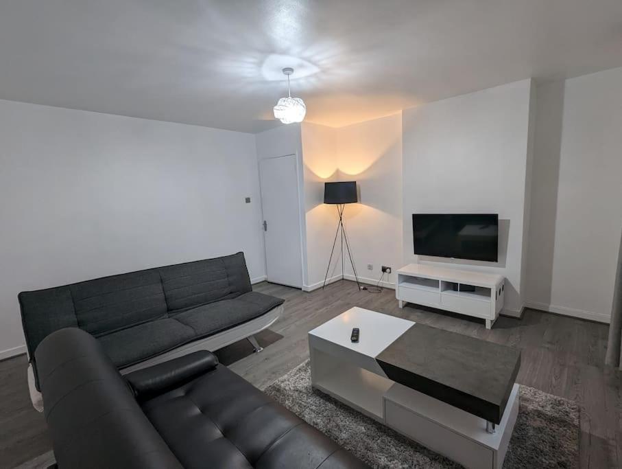 3 Bedroom Apartment Sleeps 8 EDI Exterior foto